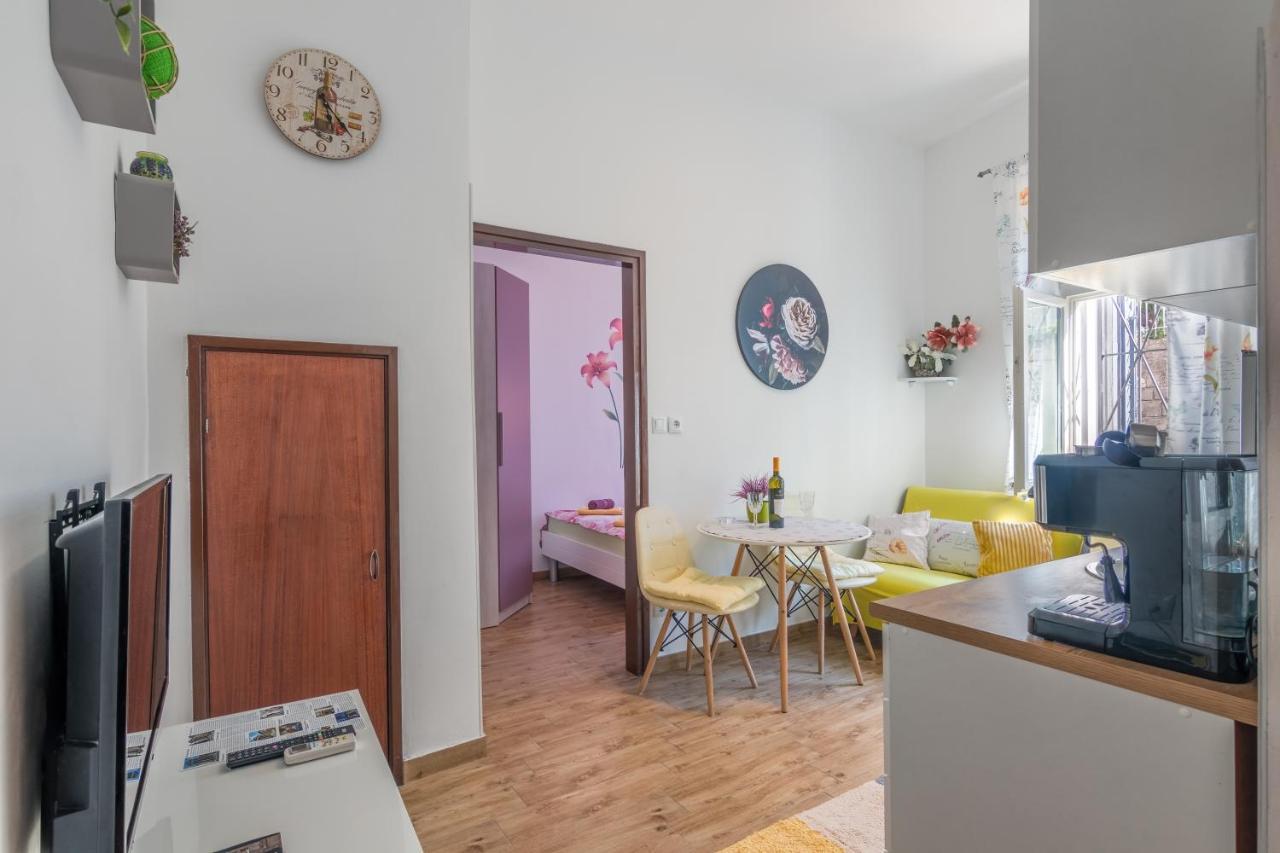 Apartment Ljube Pula Exterior photo